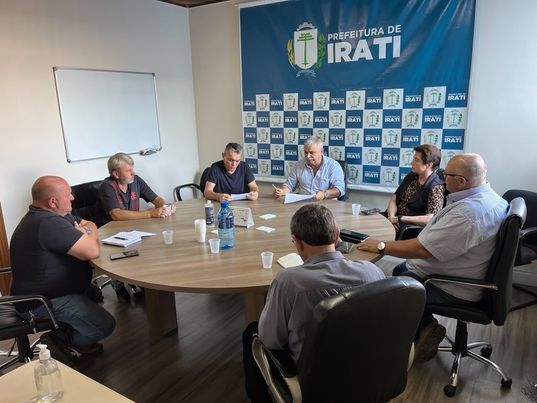 Prefeitura realiza reunião estratégica para conservação de estradas rurais